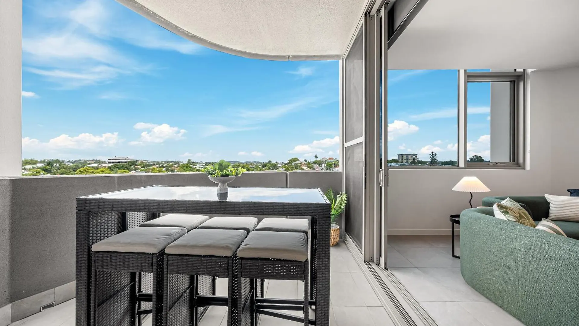 Sinclair Apartments - Free Secure Parking Brisbane