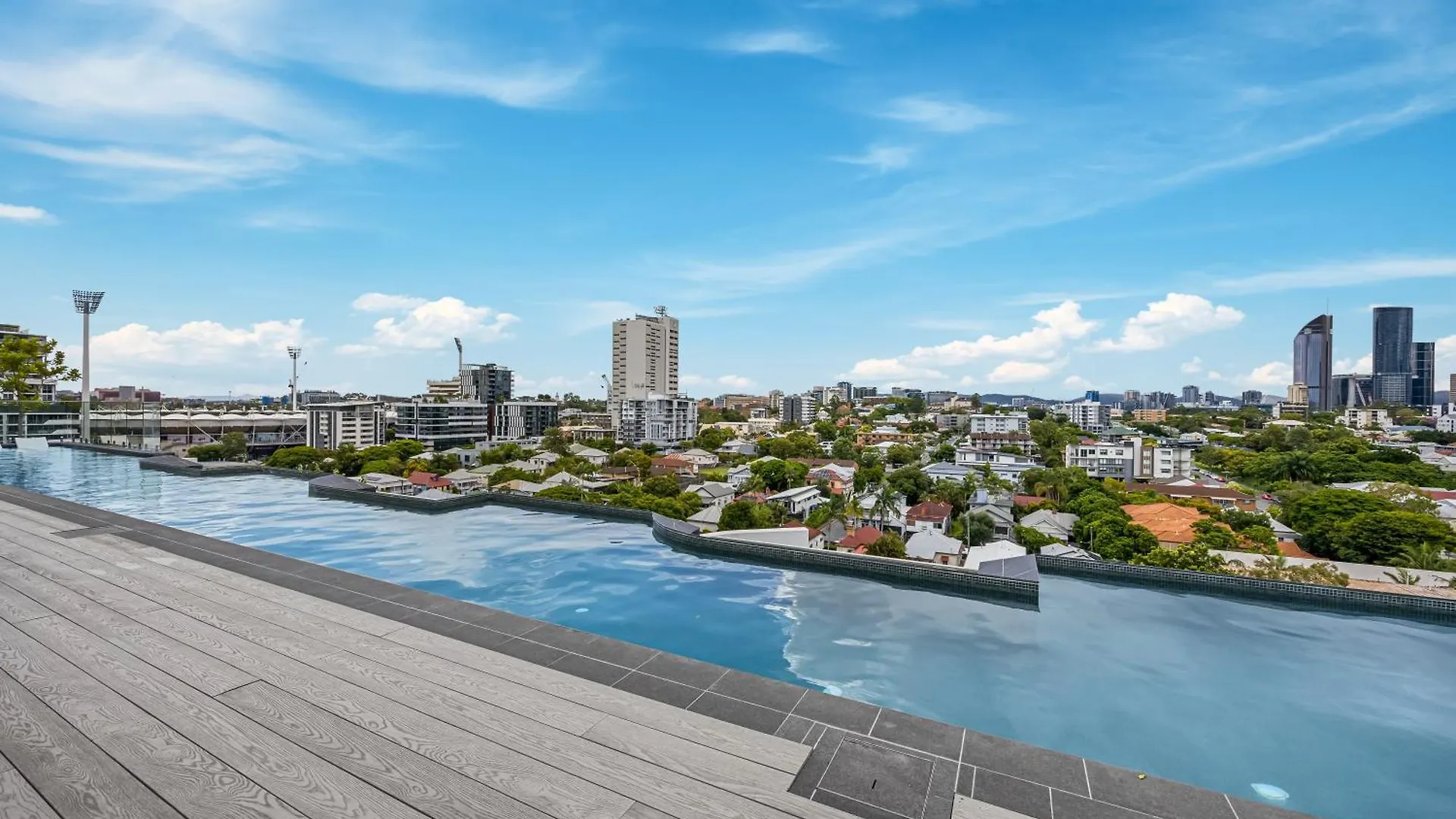 Sinclair Apartments - Free Secure Parking Brisbane